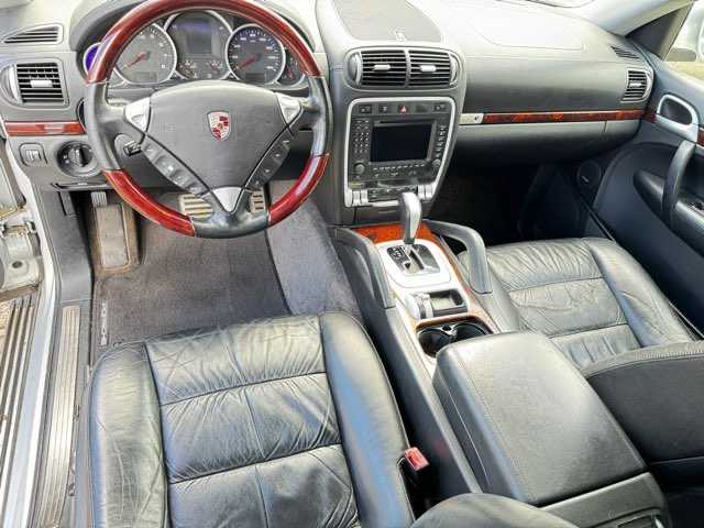 Porsche Cayenne Image 7
