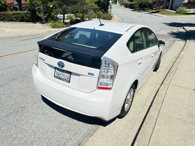 Toyota Prius Image 4