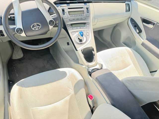 Toyota Prius Image 6