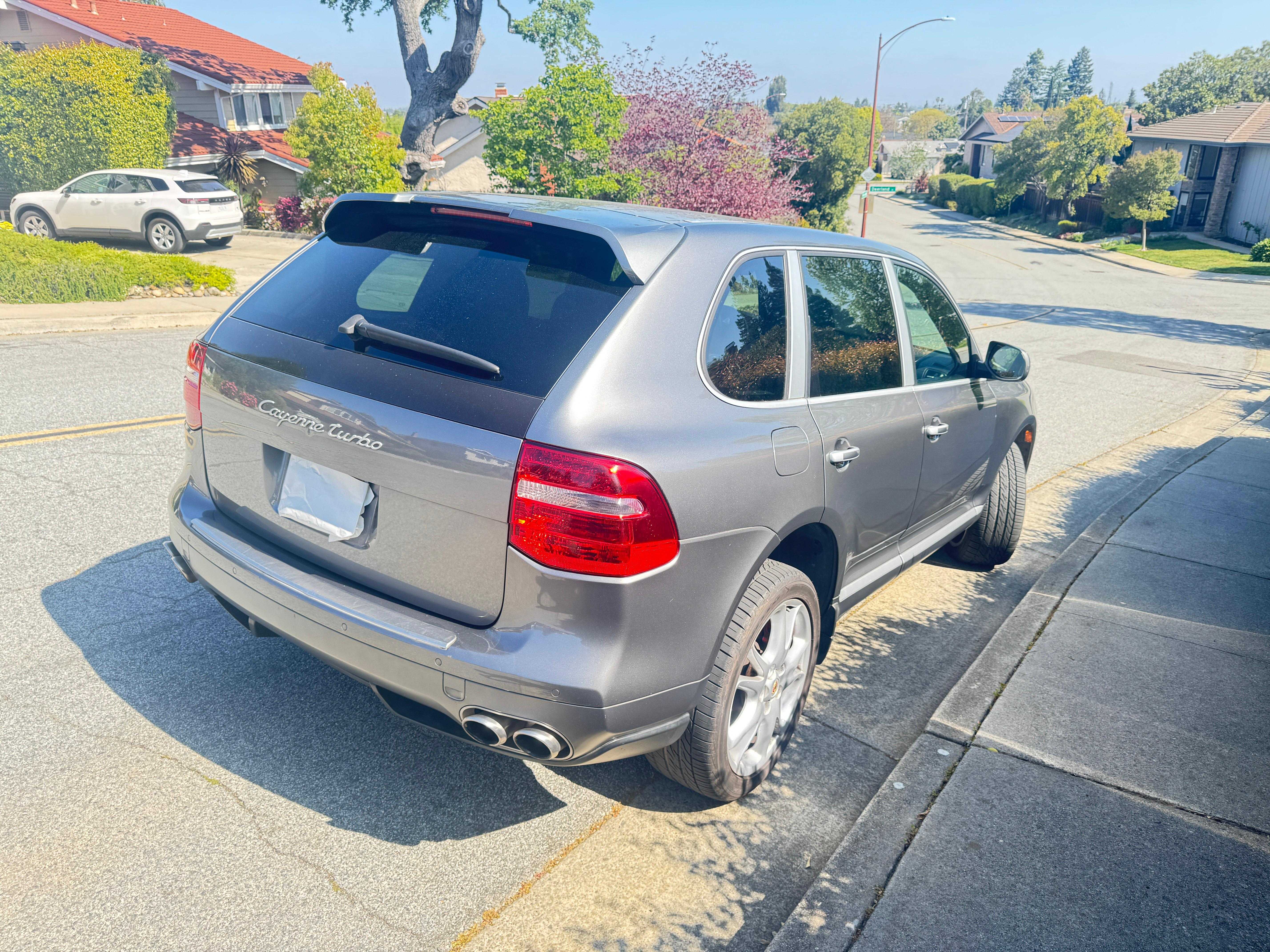 Porsche Cayenne Image 10